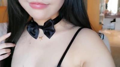 萝莉在家自慰到淫水泛滥，蜜汁狂流不停！海报剧照